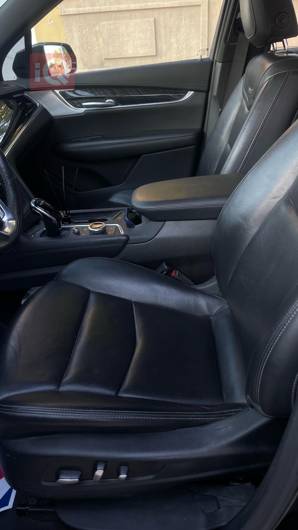 Cadillac XT6